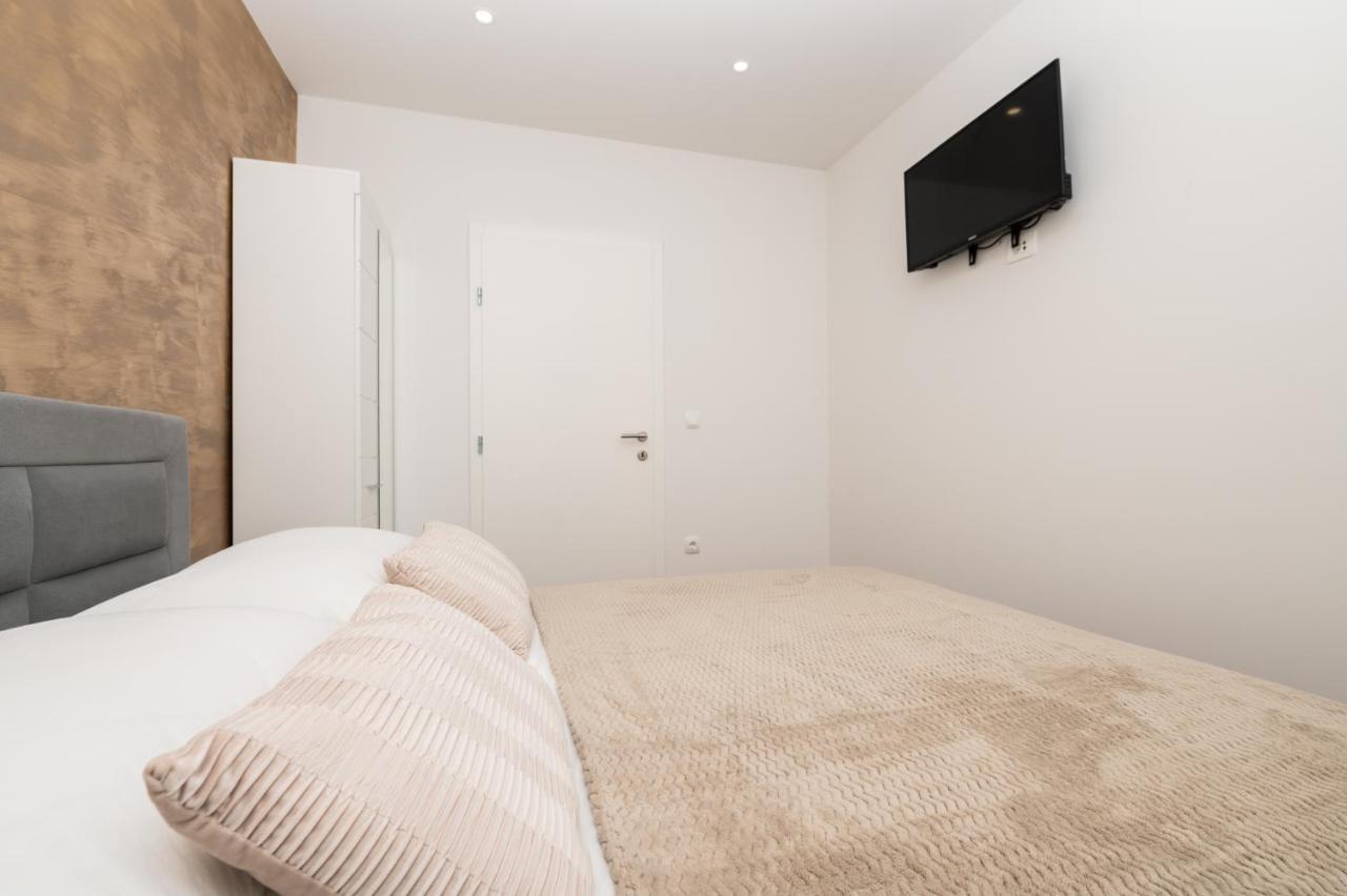 Apartment Pepe Макарска Екстериор снимка